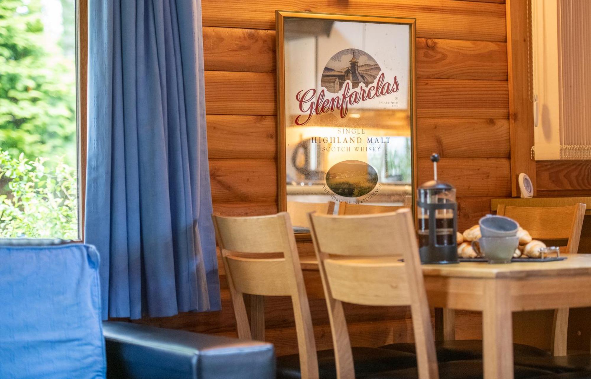 Loch Insh Chalets Ltd Кинкрейг Экстерьер фото