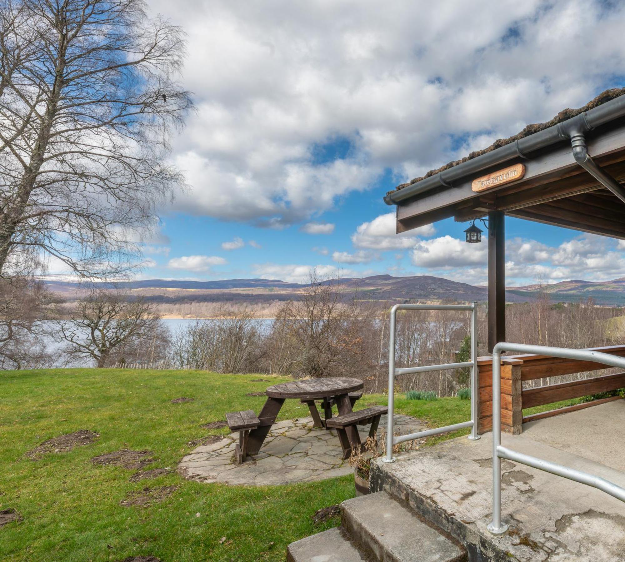 Loch Insh Chalets Ltd Кинкрейг Экстерьер фото